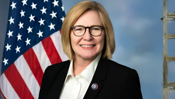 Rep. Fischbach receives Growth Energy's Fueling Growth Award at Biofuels Summit
