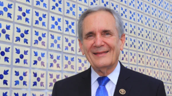 Lloyd Doggett criticizes ICE conduct and Trump’s Iran rhetoric in recent social media posts