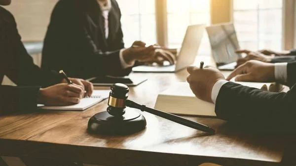 How many lawyers were eligible to practice law in cities in Stark County in August?
